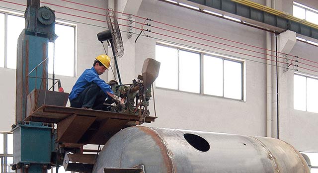 全自動焊接設(shè)備,工作效率高、焊縫平整、線條清晰